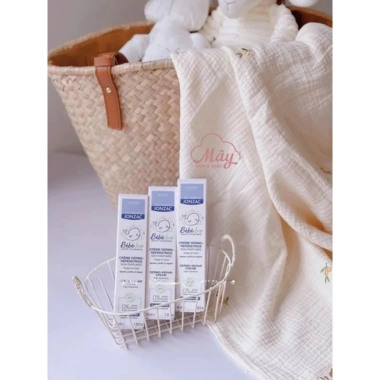Kem dưỡng ẩm hữu cơ Eau Thermale Jonzac cho bé: Phục hồi da, ngừa hăm, giảm ngứa rôm sảy, giá ưu đãi 320.000₫