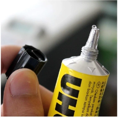 Keo dán đa năng UHU 35ml NK Đức - Dán mô hình, gỗ, giấy, mút xốp, chỉ 40.000 VNĐ 4 Keo dán đa năng UHU 35ml NK Đức - Dán mô hình, gỗ, giấy, mút xốp, chỉ 40.000 VNĐ 4