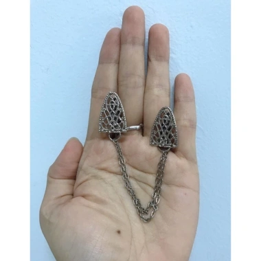 Kẹp cổ áo sơ mi thời trang, giữ form chuẩn - Giá chỉ 30.000, giảm từ 36.600 4 Kẹp cổ áo sơ mi thời trang, giữ form chuẩn - Giá chỉ 30.000, giảm từ 36.600 4