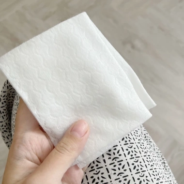 Khăn khô đa năng dập vân nổi MIPBI – Vệ sinh bé và mẹ, giá chỉ 90.000đ 4