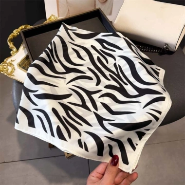 Khăn trùm đầu vuông LACYES thoáng khí sọc - Đi biển, kem chống nắng đa năng, chỉ 78.732₫