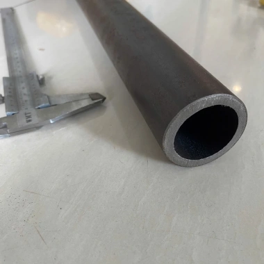 Khuyến mãi Ống thép đen 48mm lỗ 40mm, trục thép dày 4 li chỉ 79.000đ