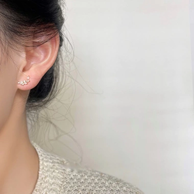 Khuyên Tai Bạc 925 Mạ Vàng Đá Bông Tai Vòng Cung SUMMERY Giá Cực Sốt 160K 3 Khuyên Tai Bạc 925 Mạ Vàng Đá Bông Tai Vòng Cung SUMMERY Giá Cực Sốt 160K 3