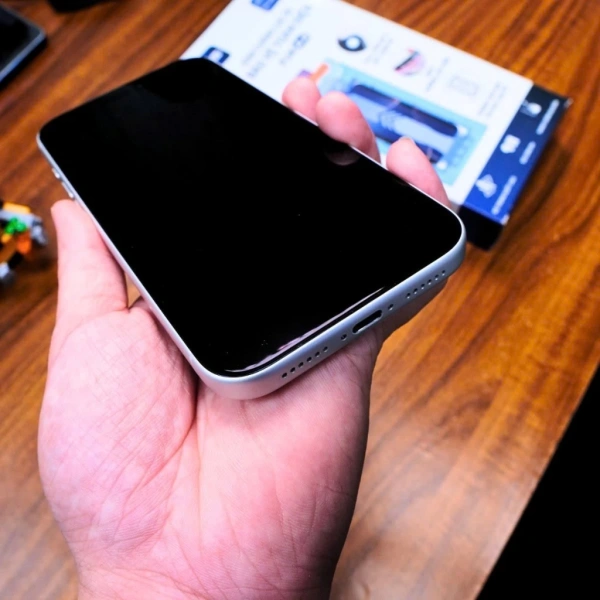 Hình ảnh sản phẩm Kính cường lực FUKI 4.0 iPhone không lẹm viền, tự dán full màn tràn, giá 160.000đ