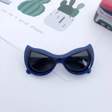 Kính mát trẻ em hình người nhện dễ thương, chống UV, đa màu sắc, giá 61.560₫