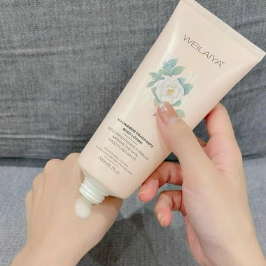 Lotion Hoa Trà Weilaiya Dưỡng Thể Sáng Da 200ml - Giá giảm 299k, Dưỡng ẩm sâu, Không nhờn