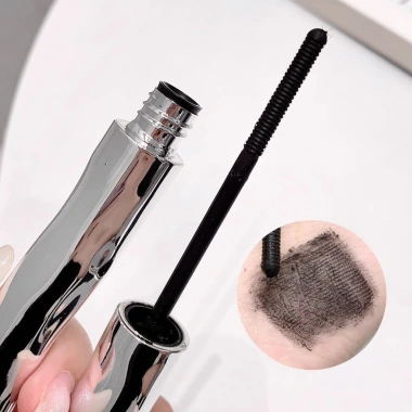 Mascara xoăn lông mi mở rộng - Đánh bật mi mắt cho cô gái, giá chỉ 47.410 VND 6