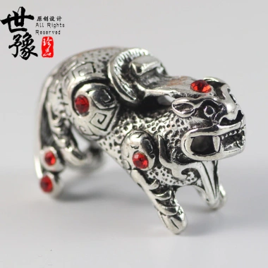 Mặt dây chuyền Gấu Móng Vuốt Bộ Pixiu - Thiết kế độc đáo, giảm 18% chỉ 43.033₫
