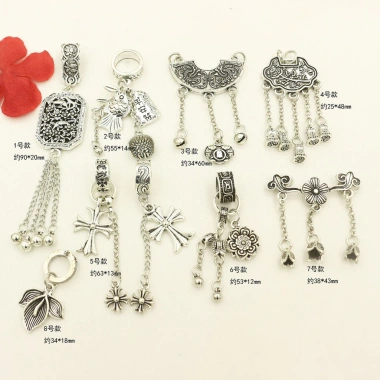 Mặt dây chuyền và vòng tay tua rua thiết kế hoa nở, khóa cá sấu chắc chắn - Giá chỉ 52.026đ
