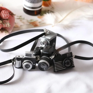Mô hình máy ảnh kỹ thuật số SWEETASHAHEARTS 1:12 - Màn trập thời trang, đèn flash, đồ chơi 6 Mô hình máy ảnh kỹ thuật số SWEETASHAHEARTS 1:12 - Màn trập thời trang, đèn flash, đồ chơi 6