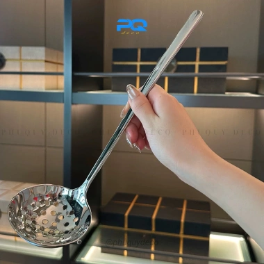 Muỗng múc canh tay cầm dài Chockmen inox 18/10 C263 - Giá chỉ 215.000đ 9 Muỗng múc canh tay cầm dài Chockmen inox 18/10 C263 - Giá chỉ 215.000đ 9