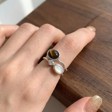 Nhẫn mắt đá nâu 2 lớp Zircon, vòng thép không gỉ, mở thanh lịch, giá 50.600₫ 9 Nhẫn mắt đá nâu 2 lớp Zircon, vòng thép không gỉ, mở thanh lịch, giá 50.600₫ 9