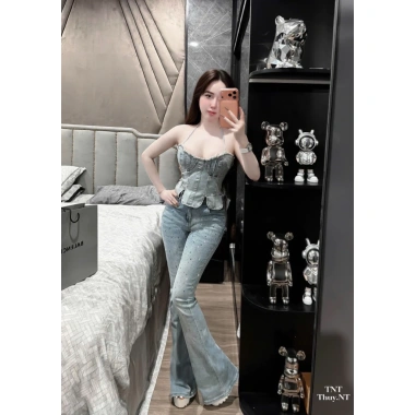 Quần Bò Loe Nạm Đá Co Dãn - Siêu Xịn Giá 590.000 Giảm Sốc, Hàng QC