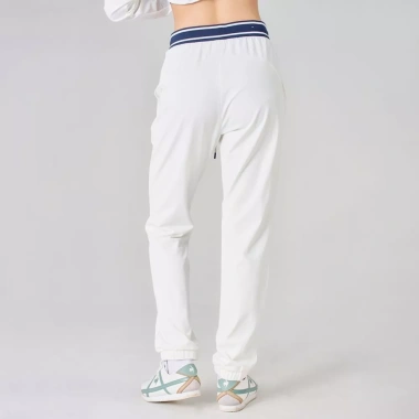 Quần gió le Coq Sportif Nữ L242WCND1.002-A02 - Siêu nhẹ, ấm áp, giảm 23% 6 Quần gió le Coq Sportif Nữ L242WCND1.002-A02 - Siêu nhẹ, ấm áp, giảm 23% 6