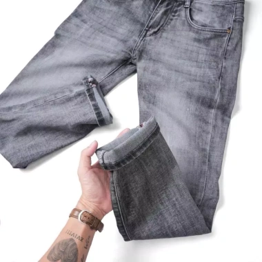 Quần Jeans Dài Nam Thêu Lưng QCCC - Cao Cấp Co Giãn, Phom Ôm Vừa, Mát Lành, Giá 315k