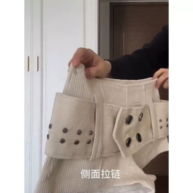 Quần ngắn corduroy phong cách Mỹ Y2K gợi cảm, giá 659.232₫, phù hợp mùa thu đông