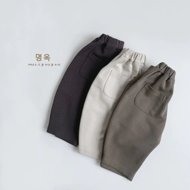 Quần nỉ dài ống rộng S62 mềm thoải mái, dày dặn cho bé trai và bé gái mùa thu đông 6 Quần nỉ dài ống rộng S62 mềm thoải mái, dày dặn cho bé trai và bé gái mùa thu đông 6