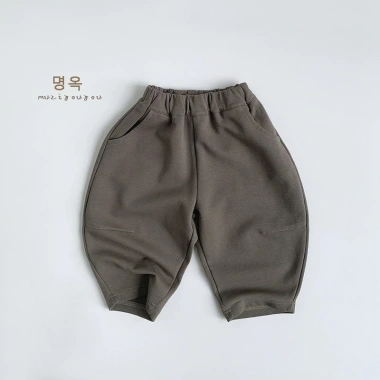 Quần nỉ dài ống rộng S62 mềm thoải mái, dày dặn cho bé trai và bé gái mùa thu đông 11 Quần nỉ dài ống rộng S62 mềm thoải mái, dày dặn cho bé trai và bé gái mùa thu đông 11
