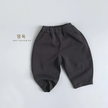 Quần nỉ dài ống rộng S62 mềm thoải mái, dày dặn cho bé trai và bé gái mùa thu đông 13 Quần nỉ dài ống rộng S62 mềm thoải mái, dày dặn cho bé trai và bé gái mùa thu đông 13