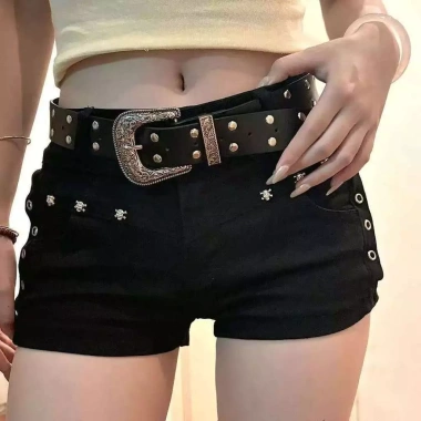 Quần short denim đinh tán hông đen phong cách Y2K ngọt ngào mùa hè siêu mát giá ưu đãi 220k