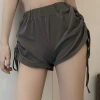 Quần short nữ rút dây thể thao 2 bên hàng đẹp, có túi sau, giá ưu đãi 84.500₫ 2