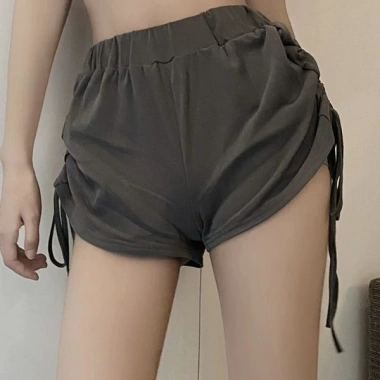 Quần short nữ rút dây thể thao 2 bên hàng đẹp, có túi sau, giá ưu đãi 84.500₫