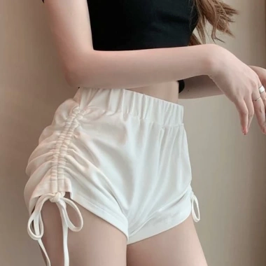 Quần short nữ rút dây thể thao 2 bên hàng đẹp, có túi sau, giá ưu đãi 84.500₫