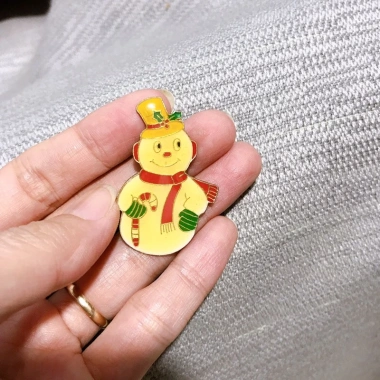 Sản phẩm Noel đa dạng, giá ưu đãi 20.000 VND giảm từ 25.600 VND, quà tặng Giáng sinh