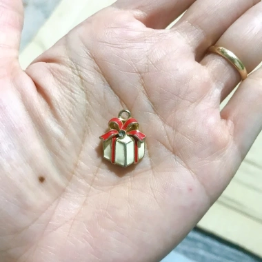 Sản phẩm Noel đa dạng, giá ưu đãi 20.000 VND giảm từ 25.600 VND, quà tặng Giáng sinh