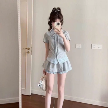 Set áo tay ngắn cổ viền kẻ caro + chân váy xoè & quần cho bé 7-10, giá ưu đãi 239k
