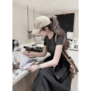 Set áo xám đậm và chân váy dài phồng size 38-65kg - Giá ưu đãi 249.000đ