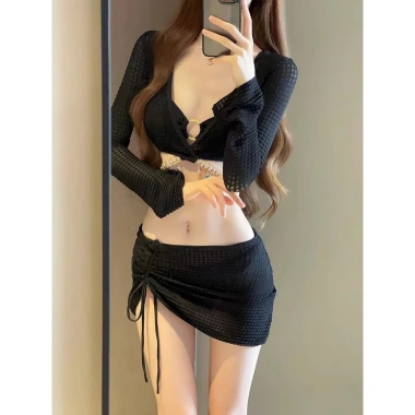 Set bikini 4 chi tiết dây đá bling bling, thắt eo sang chảnh, quyến rũ đi biển – Hottrend HHQC BKN18 9 Set bikini 4 chi tiết dây đá bling bling, thắt eo sang chảnh, quyến rũ đi biển – Hottrend HHQC BKN18 9