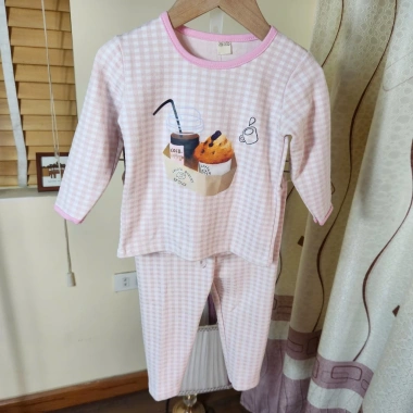 Set dài tay thu đông bé gái dễ thương, quần caro size 7-25kg chỉ 173.900₫ 4 Set dài tay thu đông bé gái dễ thương, quần caro size 7-25kg chỉ 173.900₫ 4