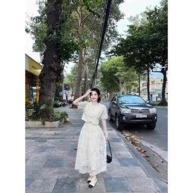 Sét váy nữ nhẹ nhàng, ren, tay bồng, nút túi, viền ren, chân váy xòe 2 lớp dài