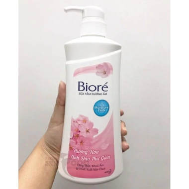 Sữa Tắm Dưỡng Ẩm Mịn Da Bioré 530g - Dưỡng ẩm sâu, Da mềm mịn, Giá chỉ 99.000₫