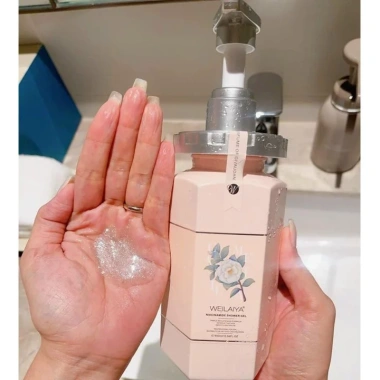 Sữa tắm sáng da hoa trà Weilaiya Niacinamide 450ml - Giá 399.000 VND, giảm 20%