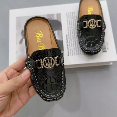 Sục Lười Da Mềm Đế Mềm Khuy Tròn Cho Bé Trai và Bé Gái Giá 99.000 Giảm Đến 2.026 2