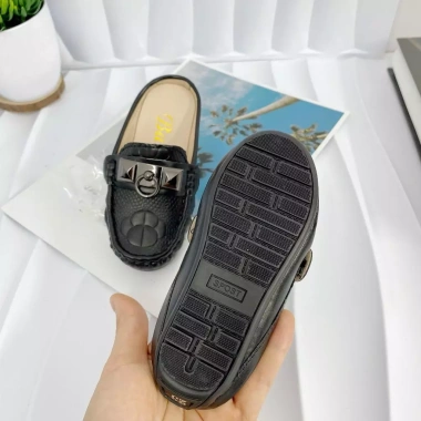 Sục Lười Da Mềm Đế Mềm Khuy Tròn Cho Bé Trai và Bé Gái Giá 99.000 Giảm Đến 2.026 4