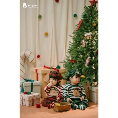 Tất Noel EmbeS Santa Present Set 4 Đôi Chống Trơn Trượt 1‑4 tuổi Giá 115k