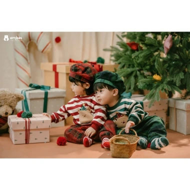 Tất Noel EmbeS Santa Present Set 4 Đôi Chống Trơn Trượt 1‑4 tuổi Giá 115k