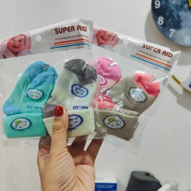 Tất sơ sinh bé trai & bé gái 0‑9 tháng, mềm mại, giá 48.000₫ giảm từ 62.400₫