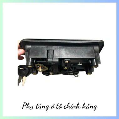 Tay mở cốp Xe Universe Thaco 45 chỗ Phụ tùng chính hãng lắp chuẩn giảm còn 289.000₫ 3 Tay mở cốp Xe Universe Thaco 45 chỗ Phụ tùng chính hãng lắp chuẩn giảm còn 289.000₫ 3