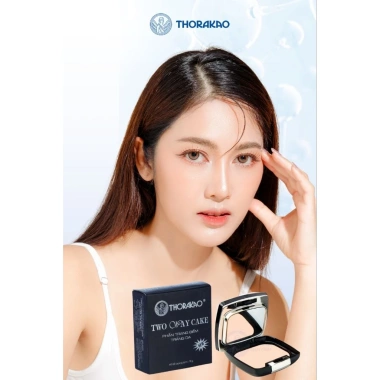 Thorakao Two Way Cake 9g Trắng Da - Hộp nén có gương, thiết kế đen chắc chắn 3