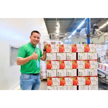 Thùng 12 chai Mật Hoa Dừa Tươi SOKFARM - Nước tiệt trùng thơm ngon, giá 295.000₫ 5 Thùng 12 chai Mật Hoa Dừa Tươi SOKFARM - Nước tiệt trùng thơm ngon, giá 295.000₫ 5