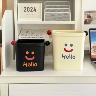 Thùng rác mini nhựa nắp đậy mặt cười dễ thương – Gọn gàng, tiện lợi trên bàn 4 Thùng rác mini nhựa nắp đậy mặt cười dễ thương – Gọn gàng, tiện lợi trên bàn 4