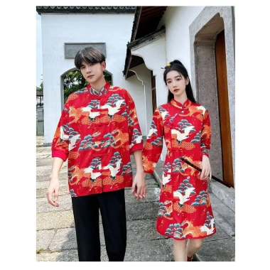 Trang phục đôi Trung Hoa áo sơ mi & qipao in cần cẩu, cổ đứng rời, đa kích thước - Giảm giá