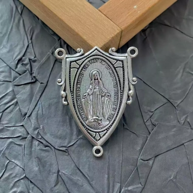 Trung tâm Kinh Mân Côi hình bầu dục Đức Trinh Nữ Mary - Thiết kế Triquetra sang trọng, giảm giá 18% chỉ 74.250₫ 3 Trung tâm Kinh Mân Côi hình bầu dục Đức Trinh Nữ Mary - Thiết kế Triquetra sang trọng, giảm giá 18% chỉ 74.250₫ 3