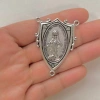 Trung tâm Kinh Mân Côi hình bầu dục Đức Trinh Nữ Mary - Thiết kế Triquetra sang trọng, giảm giá 18% chỉ 74.250₫ 5