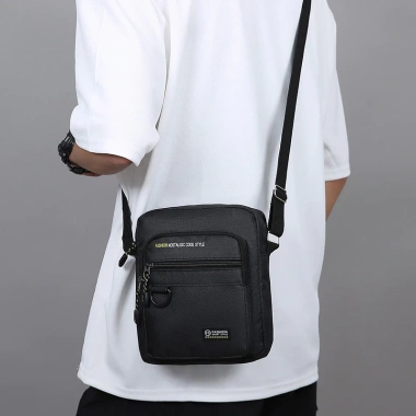 Túi Messenger Nam Oxford Đen Đeo Vai – Chống Thấm Nước, Chống Mài Mòn, Dung Lượng Lớn, Giá 118.800₫ 2 Túi Messenger Nam Oxford Đen Đeo Vai – Chống Thấm Nước, Chống Mài Mòn, Dung Lượng Lớn, Giá 118.800₫ 2