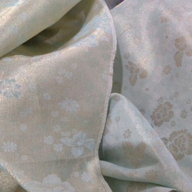 Vải gấm đệt 2 mặt khổ 1m1 – Phù hợp may áo tết, chất liệu bền, giá ưu đãi 29.000đ 2